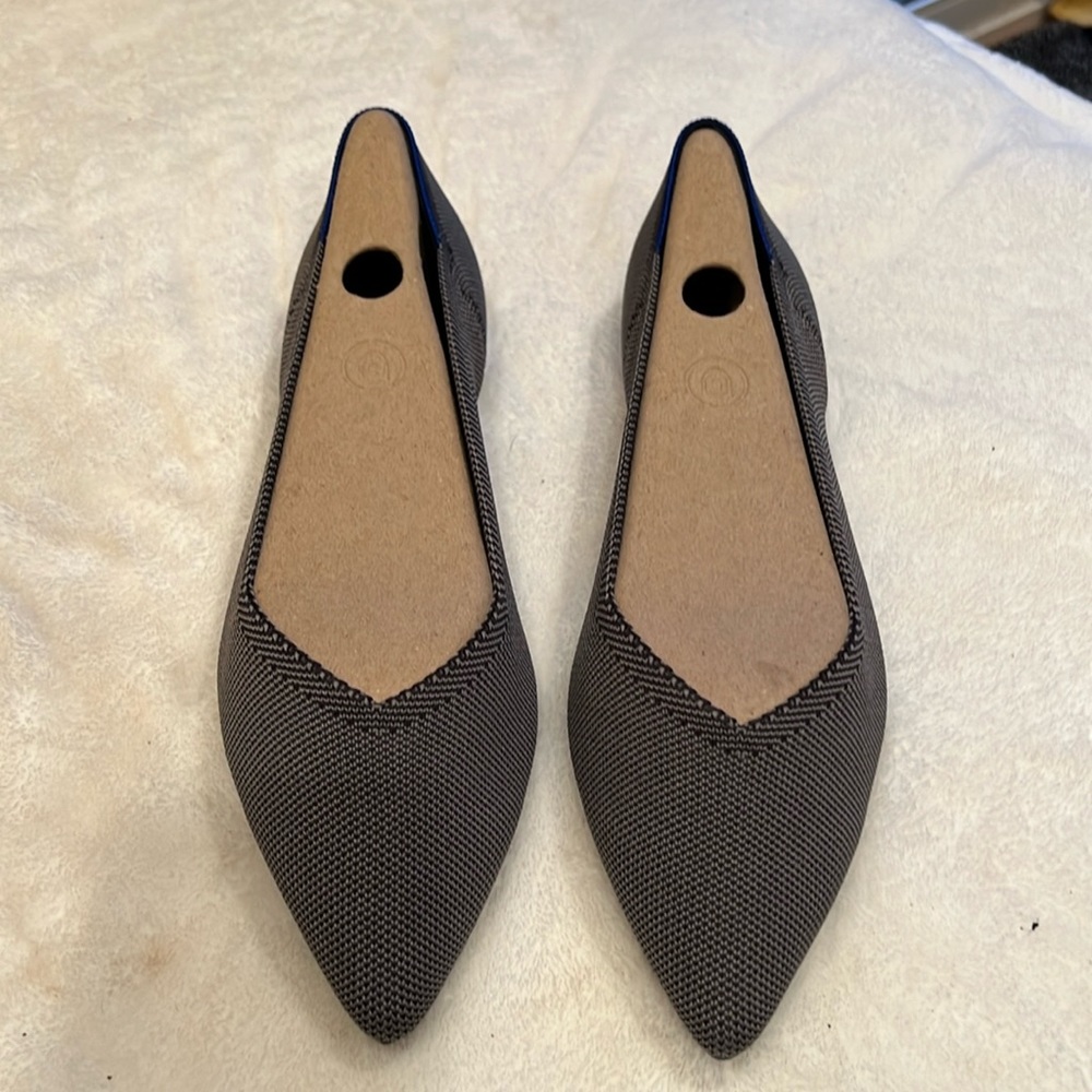 New in box.  Point style Rothy’s cloud grey